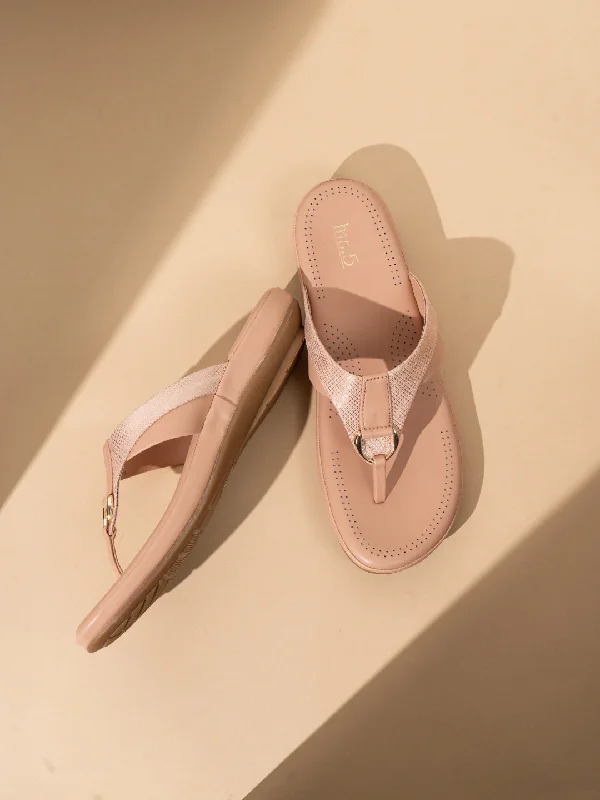 Womens Peach Solid Round Toe Casual Flat Slip-on Sandals